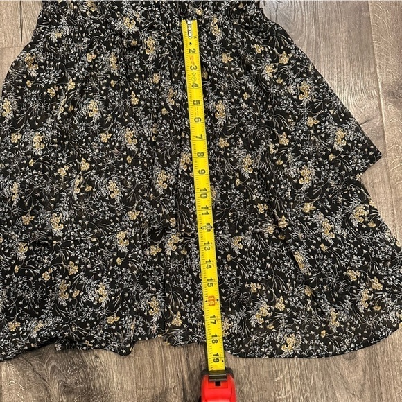 ASTR The Label Womens Black Gold Long Sleeve Tiered Ruffle Floral Dress Size L - Picture 13 of 16